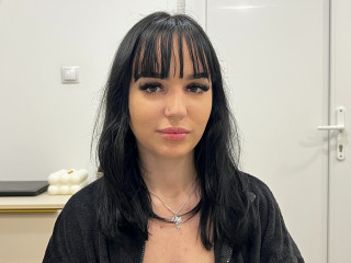 Alter: 19 / Stier - Alter: 155 / schlank - Geschlecht: weiblich - Ausrichtung: bisexuell - Haare: braun / lang - Piercing: keins - bewebmaster-Alter: A - Hautfarbe: weiss - Augen: braun - Rasur: vollrasiert